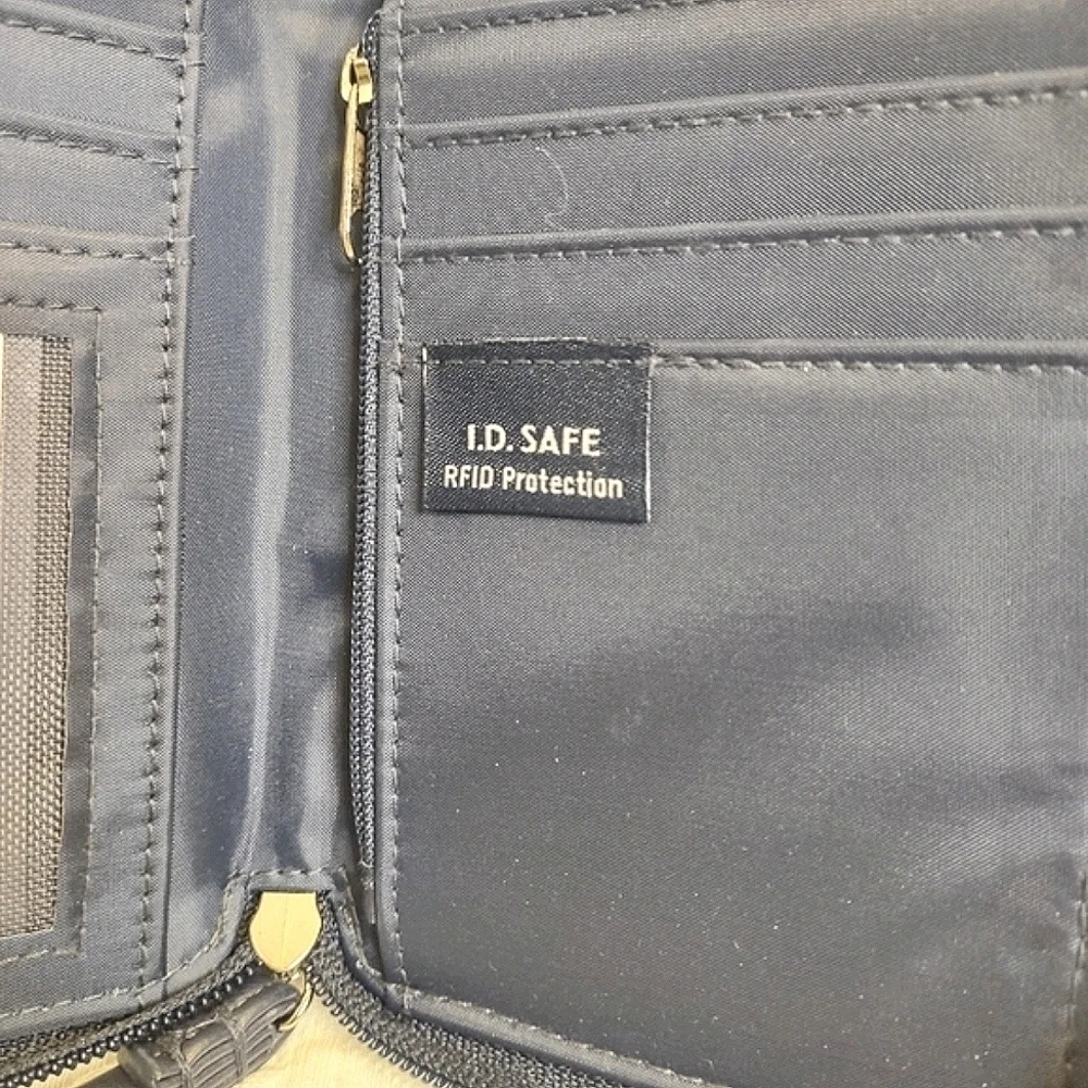 Nautica Wallet Crossbody/Wristlet NWT - Picture 8 of 9